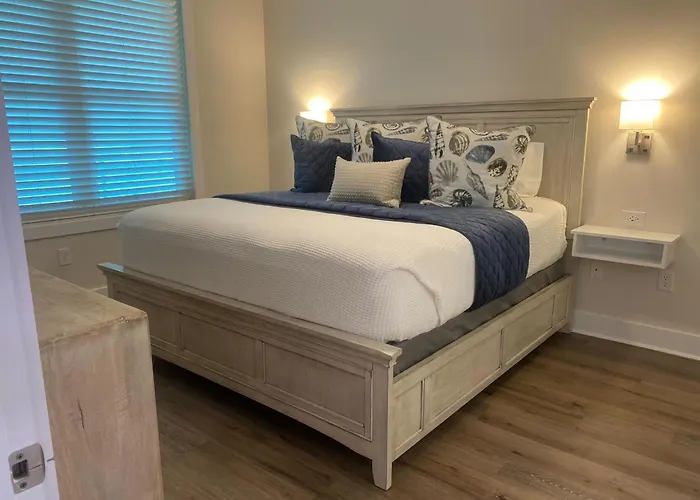 Ocean Blue At 1805 Aqua